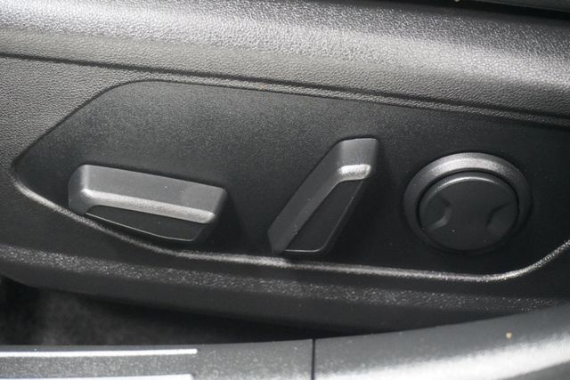 2021 Hyundai Elantra Limited IVT - 23030072 - 11