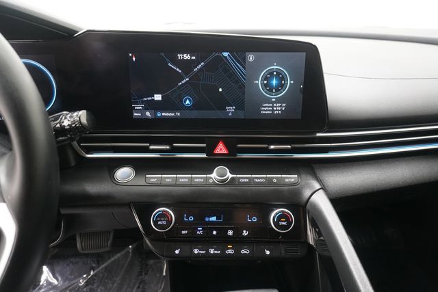 2021 Hyundai Elantra Limited IVT - 23030072 - 17