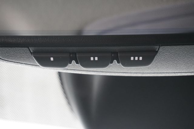 2021 Hyundai Elantra Limited IVT - 23030072 - 21