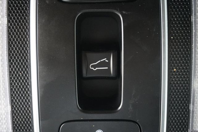 2021 Hyundai Elantra Limited IVT - 23030072 - 22