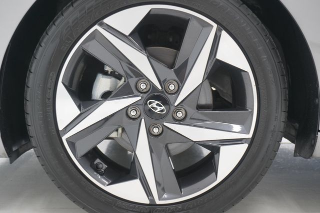 2021 Hyundai Elantra Limited IVT - 23030072 - 26