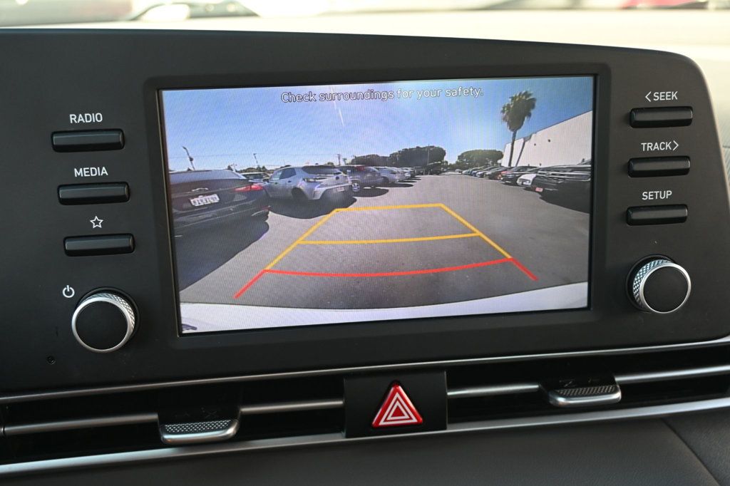 Hyundai Elantra photo 14