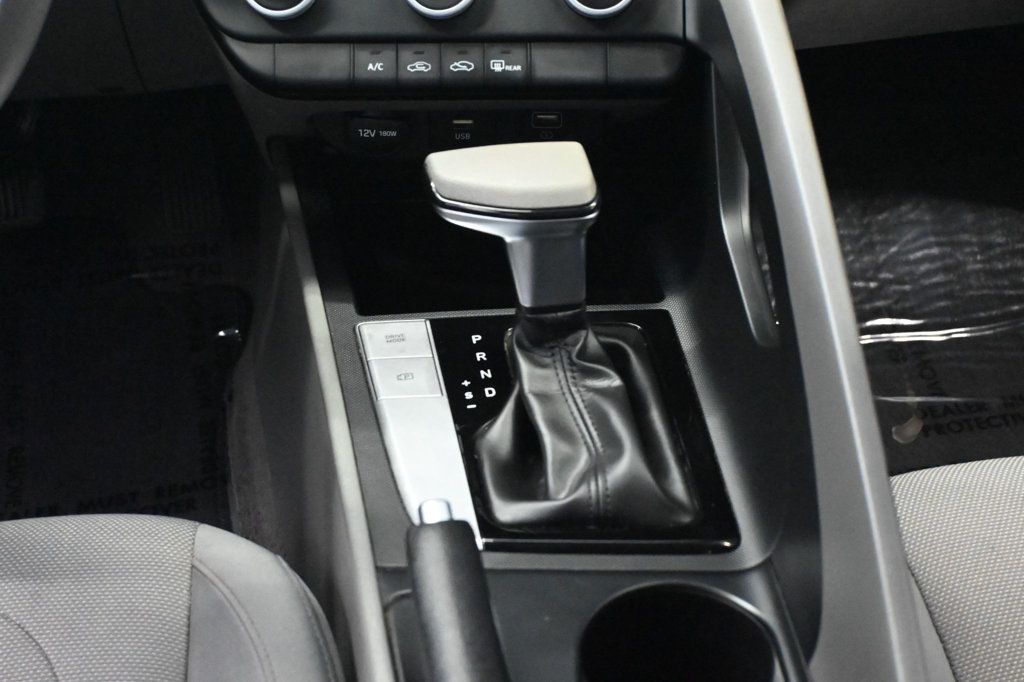 Hyundai Elantra photo 15