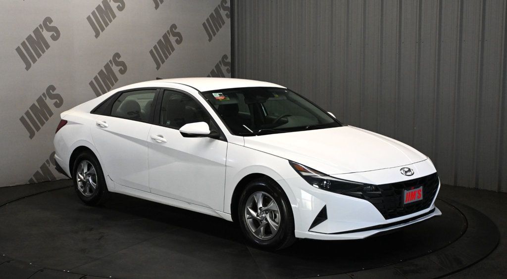 Hyundai Elantra photo 3