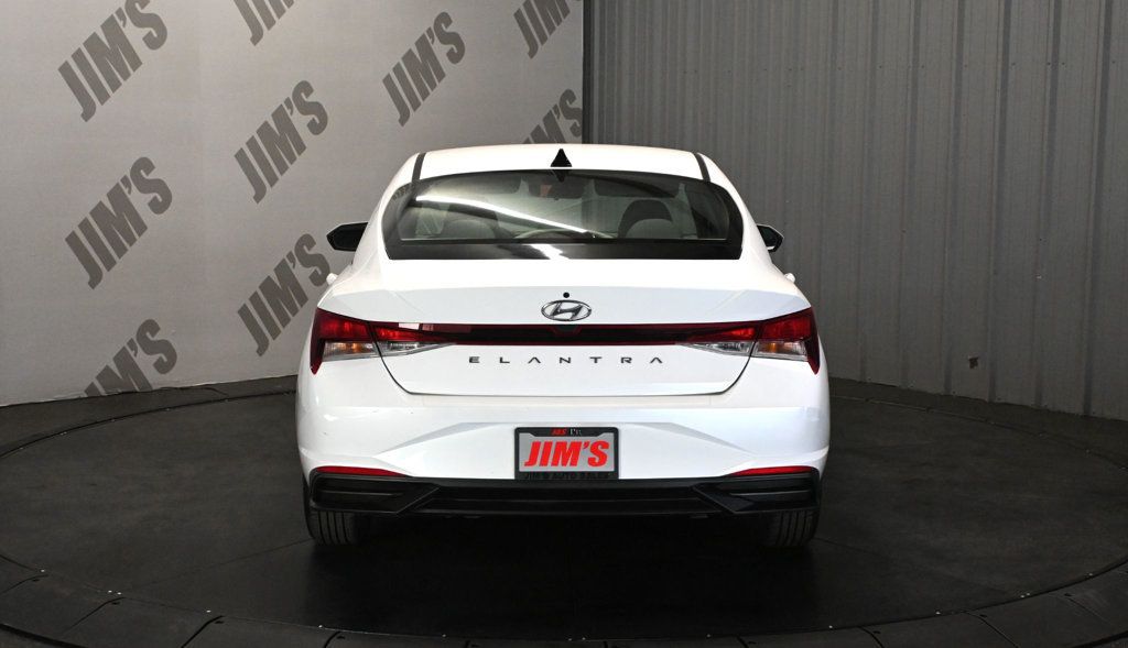 Hyundai Elantra photo 6