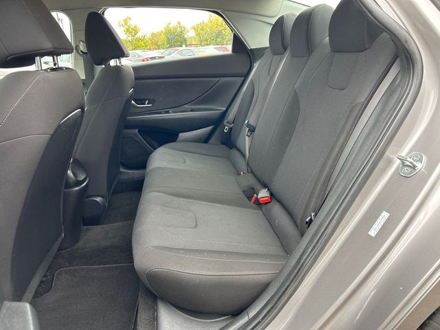 2021 Hyundai Elantra SE - 22937825 - 6