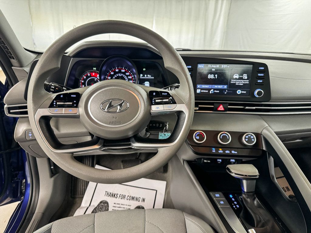 2021 Hyundai Elantra SE photo 13