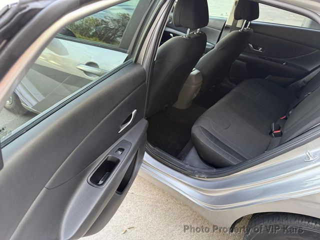 2021 Hyundai Elantra SE IVT - 23005287 - 10