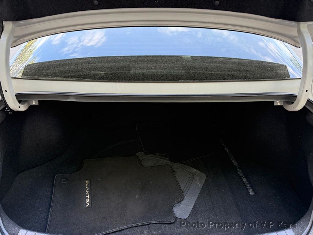 2021 Hyundai Elantra SE IVT - 23005287 - 17