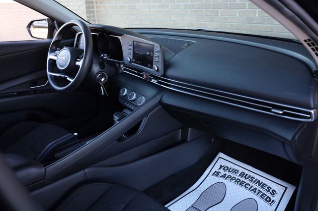 2021 Hyundai Elantra SE IVT - 22932749 - 24