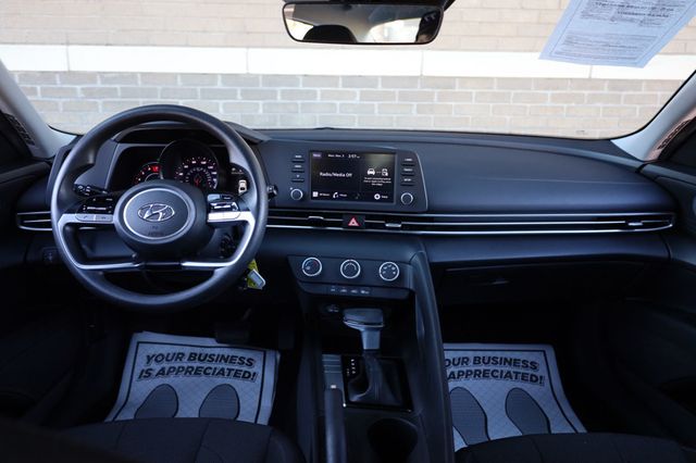 2021 Hyundai Elantra SE IVT - 22932749 - 25