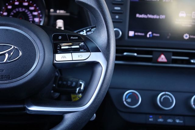 2021 Hyundai Elantra SE IVT - 22932749 - 27