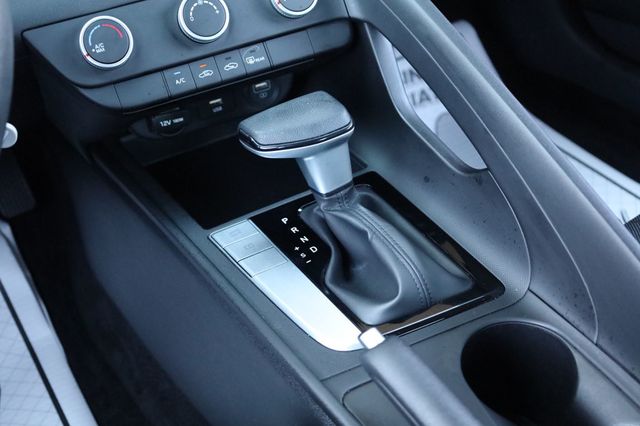 2021 Hyundai Elantra SE IVT - 22932749 - 29