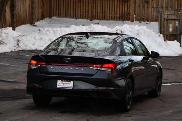 2021 Hyundai Elantra SEL IVT - 22974885 - 9