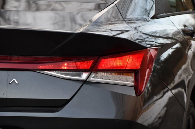 2021 Hyundai Elantra SEL IVT - 22974885 - 10