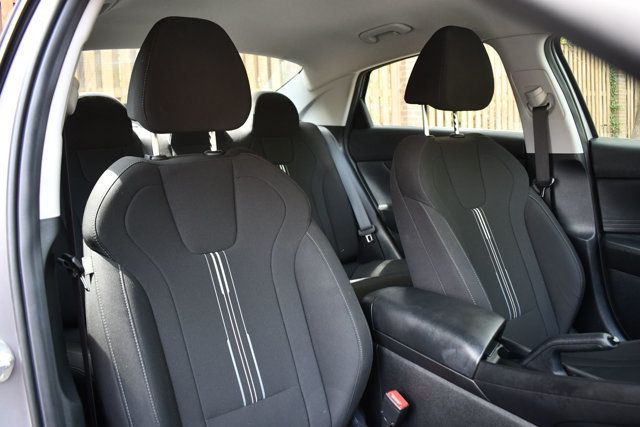 2021 Hyundai Elantra SEL IVT - 23011344 - 29