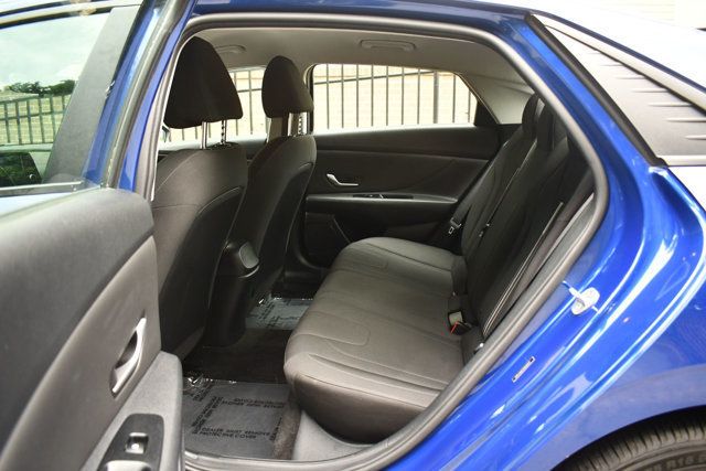 2021 Hyundai Elantra SEL IVT - 23012963 - 30