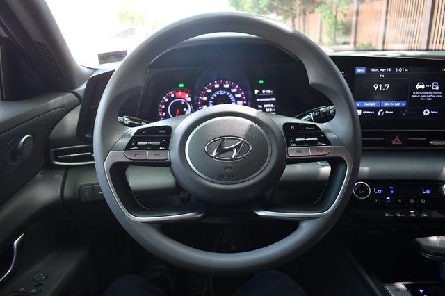 2021 Hyundai Elantra SEL IVT - 23024245 - 19