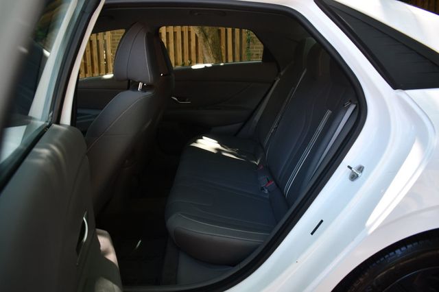 2021 Hyundai Elantra SEL IVT - 23024245 - 29