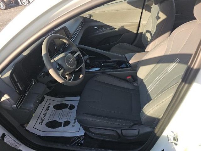 2021 Hyundai Elantra SEL IVT - 23024245 - 3