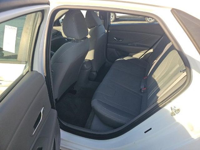 2021 Hyundai Elantra SEL IVT - 23024245 - 5