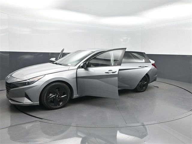 2021 Hyundai Elantra SEL IVT - 22945746 - 35