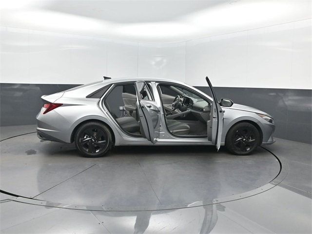 2021 Hyundai Elantra SEL IVT - 22945746 - 36