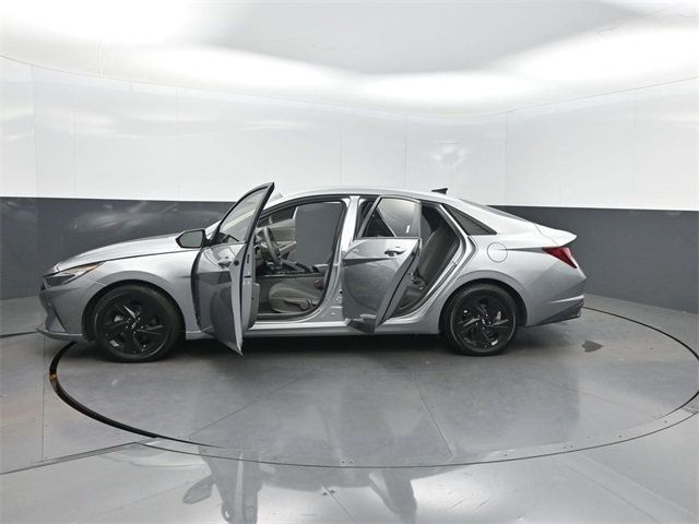 2021 Hyundai Elantra SEL IVT - 22945746 - 38