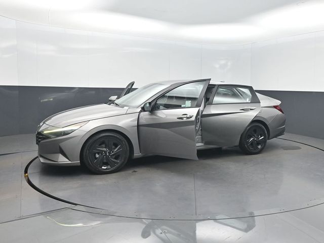 2021 Hyundai Elantra SEL IVT SULEV - 22991320 - 36