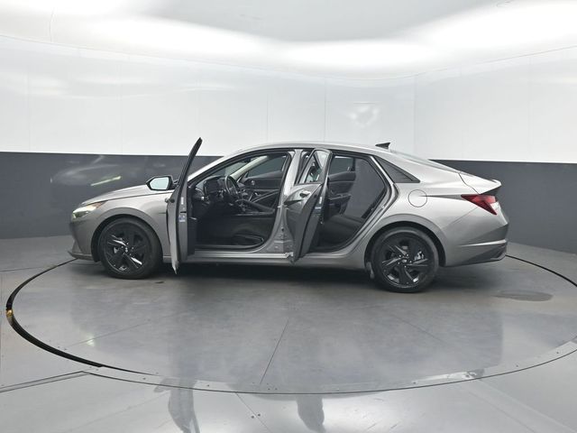 2021 Hyundai Elantra SEL IVT SULEV - 22991320 - 39