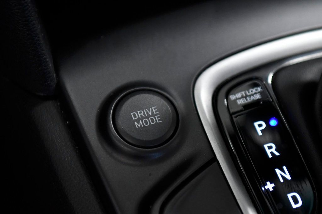 2021 Hyundai Kona SE Automatic FWD - 22457488 - 25