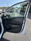 2021 Hyundai Kona SEL Automatic AWD - 22811975 - 14