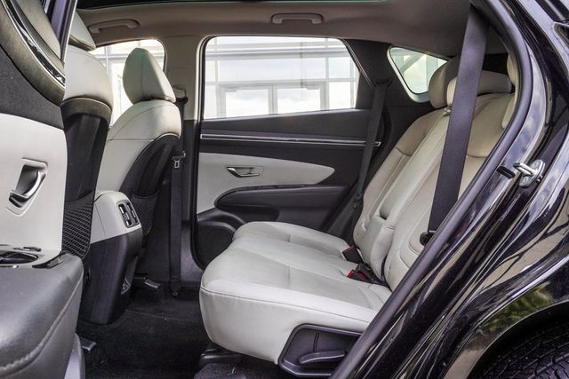 2021 Hyundai Santa Fe Limited FWD - 22933698 - 16