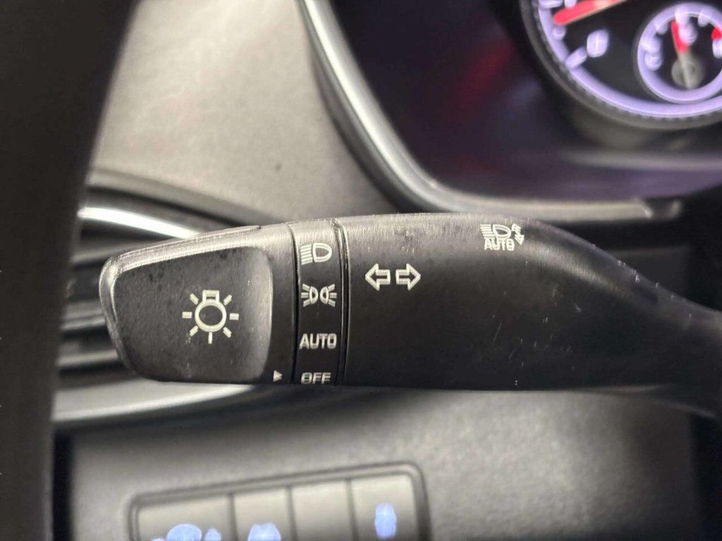 2021 Hyundai Santa Fe SE FWD - 23057198 - 30