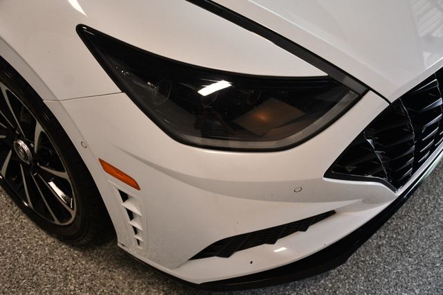 2021 Hyundai Sonata Limited 1.6T - 23050477 - 9