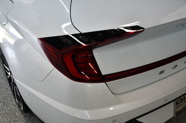 2021 Hyundai Sonata Limited 1.6T - 23050477 - 13