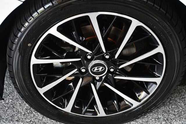 2021 Hyundai Sonata Limited 1.6T - 23050477 - 17
