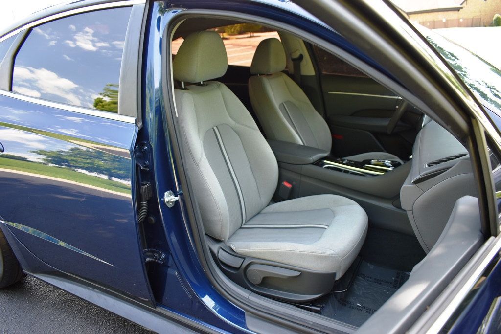 2021 Hyundai Sonata SEL photo 2