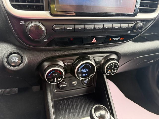 2021 Hyundai Venue SEL IVT - 23005081 - 11