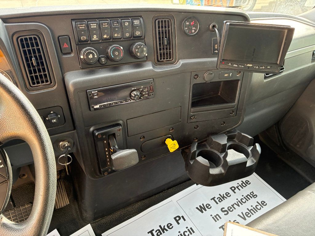 2021 International MV607 w/ 26ft Dry Freight Moving Box Truck w/ Lift Gate - 23012956 - 10