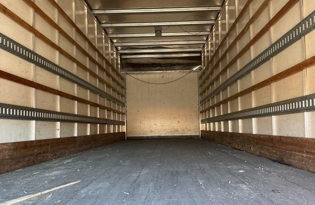 2021 International MV607 w/ 26ft Dry Freight Moving Box Truck w/ Liftgate - 23067058 - 7