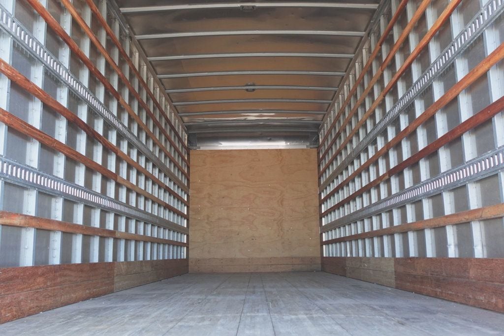 2021 Isuzu FTR (26ft Box with Gate) - 22978253 - 11