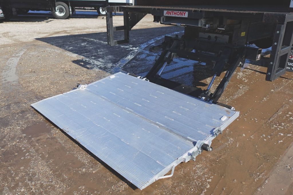 2021 Isuzu FTR (26ft Box with Gate) - 22978253 - 12