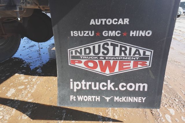 2021 Isuzu FTR (26ft Box with Gate) - 22978253 - 17