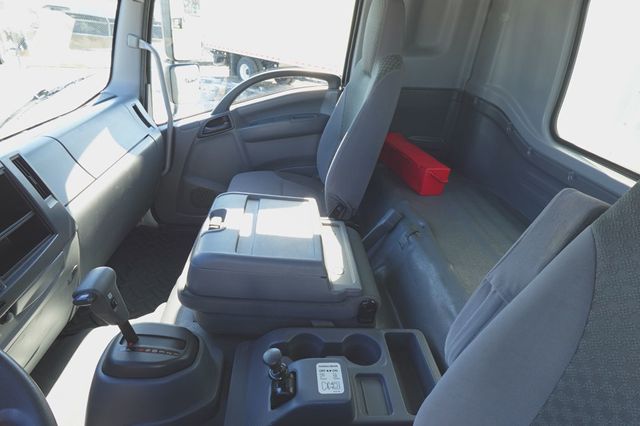 2021 Isuzu FTR (26ft Box with Gate) - 22978253 - 27