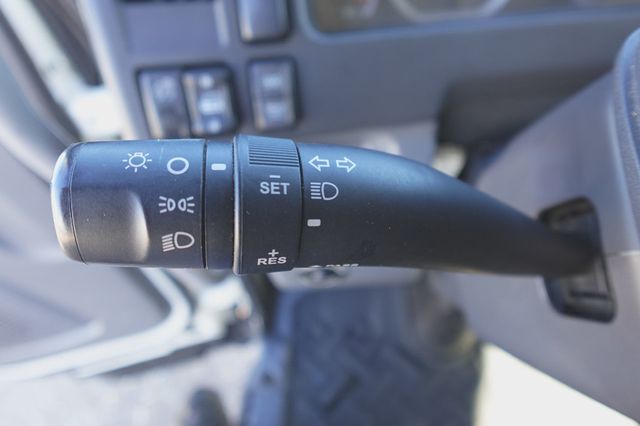 2021 Isuzu FTR (26ft Box with Gate) - 22978253 - 31