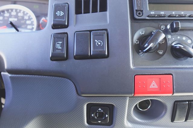 2021 Isuzu FTR (26ft Box with Gate) - 22978253 - 36