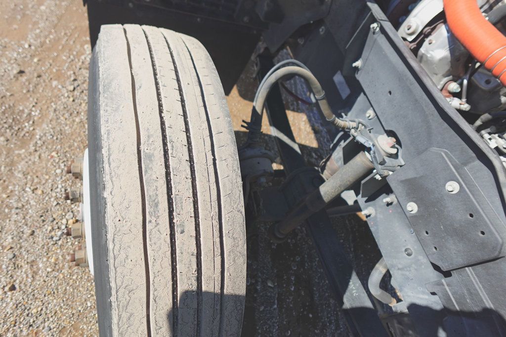 2021 Isuzu FTR (26ft Box with Gate) - 22978253 - 45