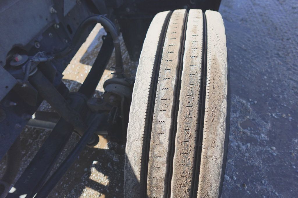 2021 Isuzu FTR (26ft Box with Gate) - 22978253 - 46