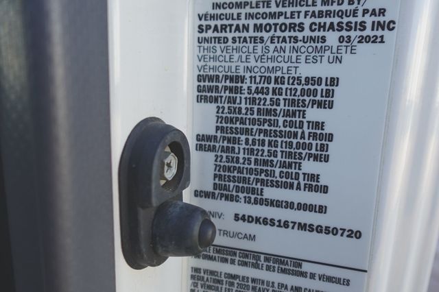 2021 Isuzu FTR (26ft Box with Gate) - 22978253 - 54